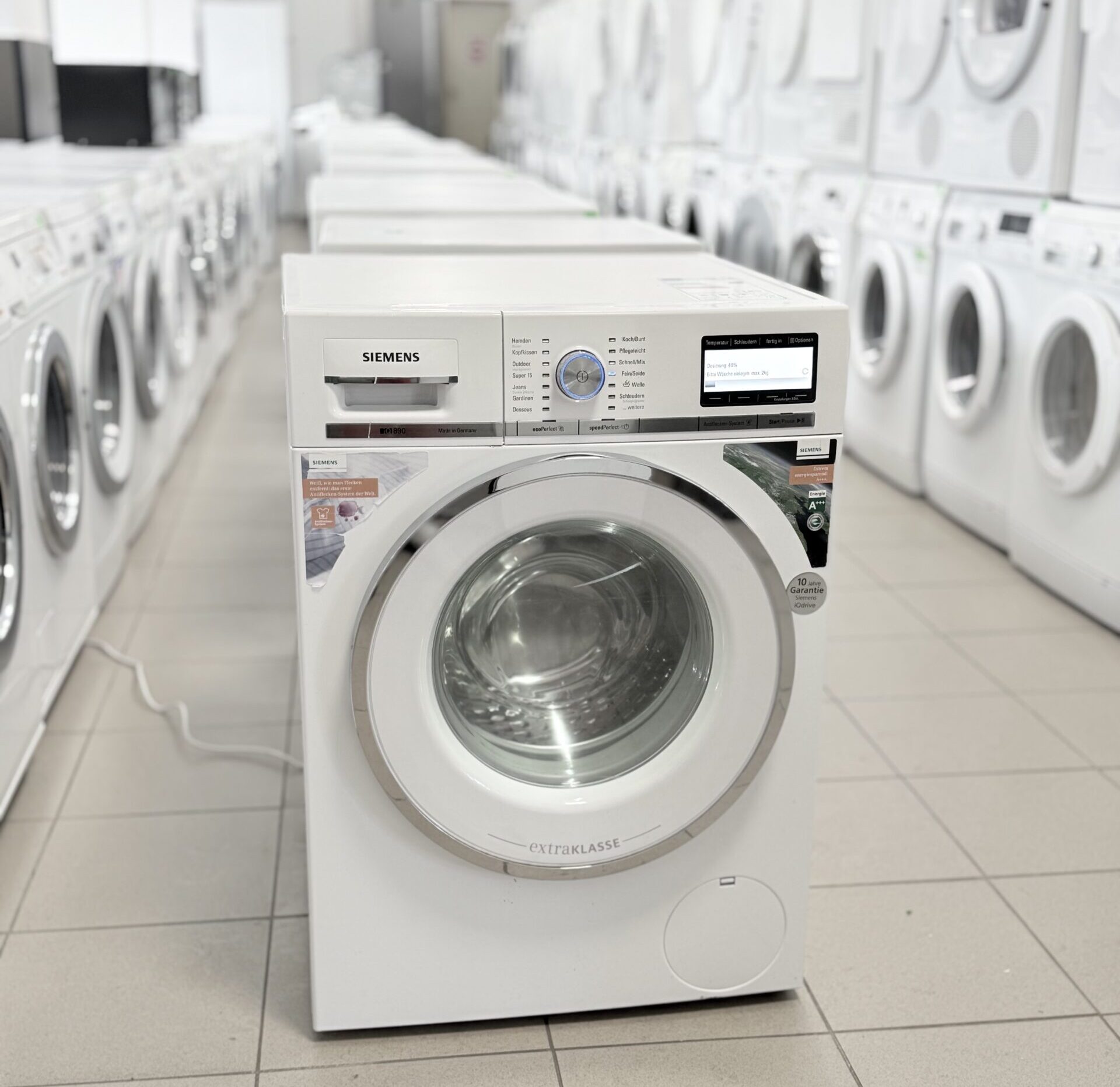 Mașină de spălat rufe Siemens iQ890 WM16Y790